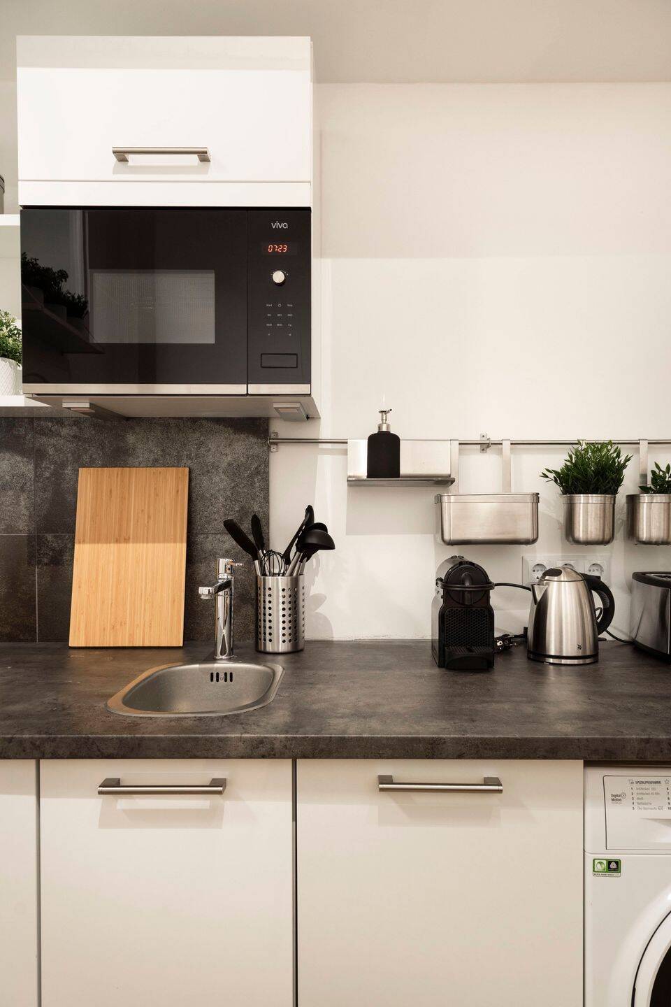 Charming 3-Room Fully Furnished Apartment, Ground Floor