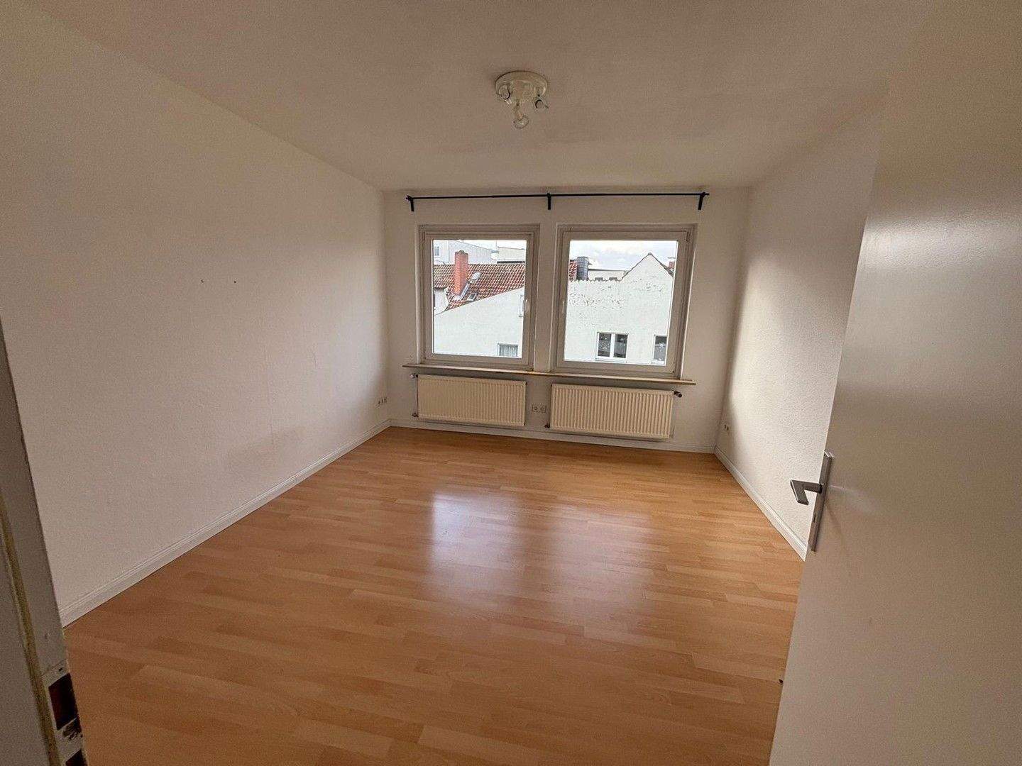 3-Room Apartment with Balcony in Central Location