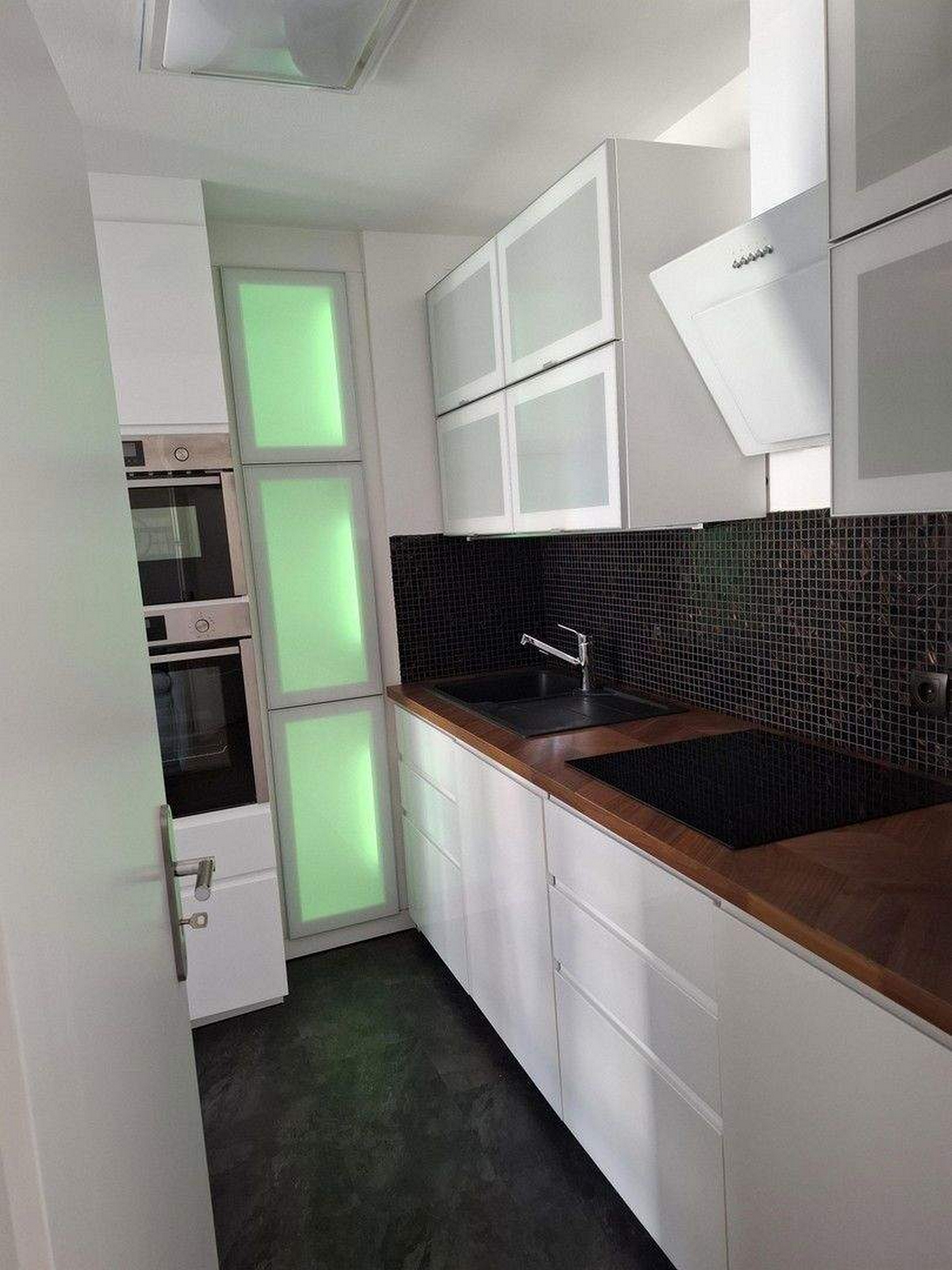 Elegant 1-Room Furnished Apartment with Balcony & Parking