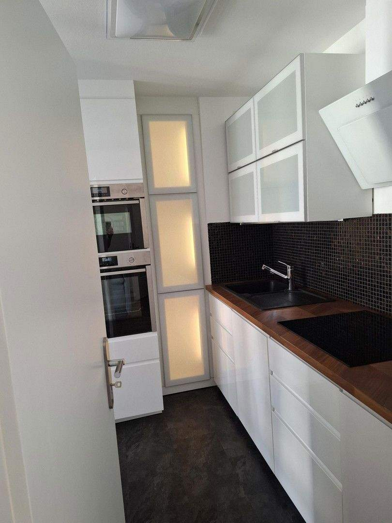 Elegant 1-Room Furnished Apartment with Balcony & Parking