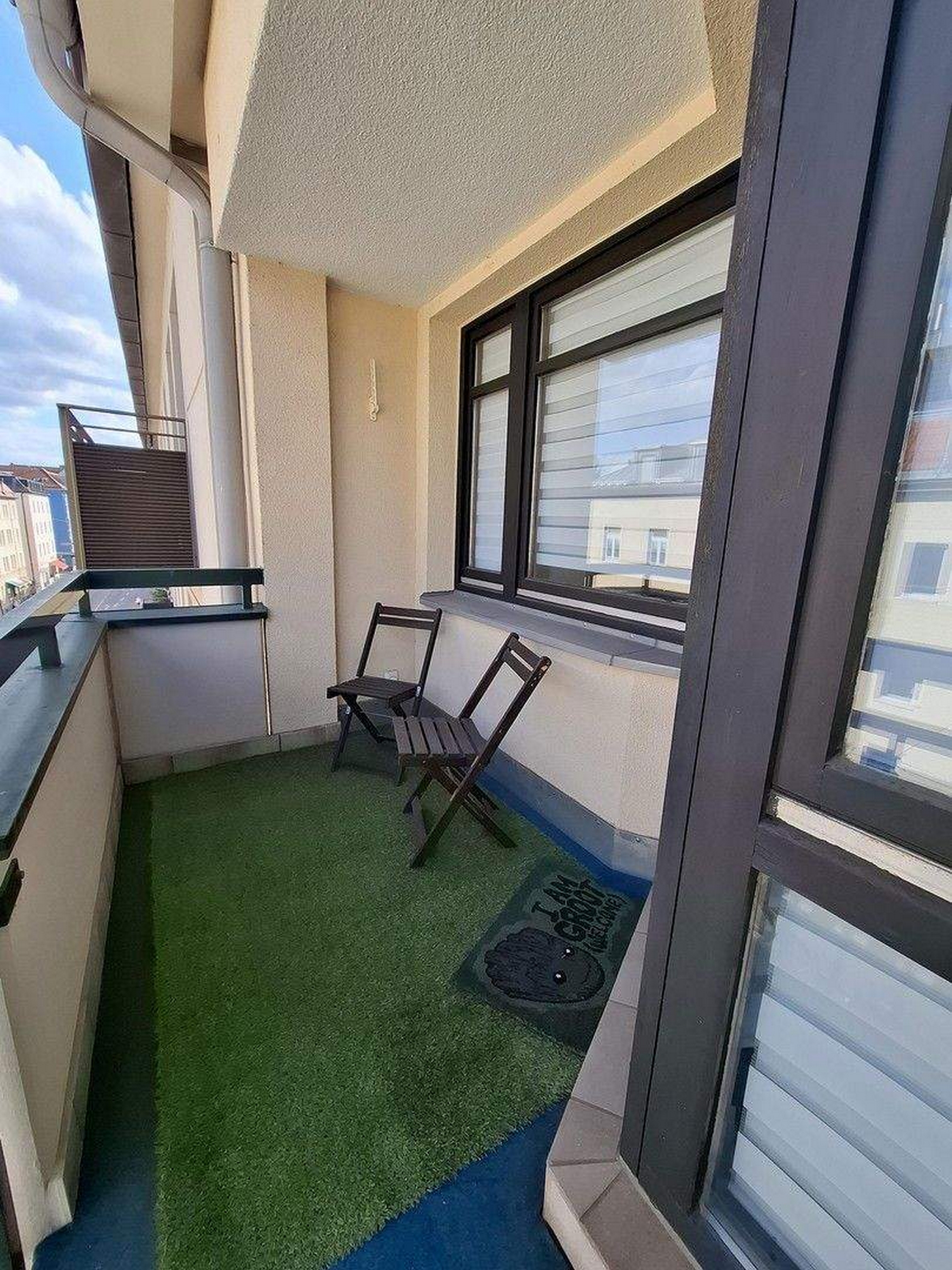 Elegant 1-Room Furnished Apartment with Balcony & Parking
