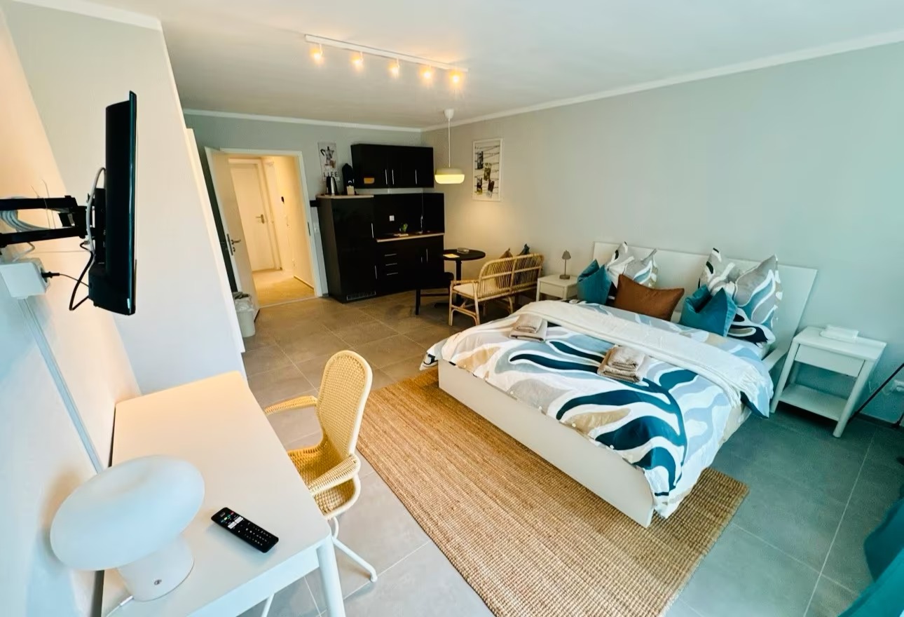 Modern 1-Room Apartment with Balcony, Fully Renovated – Sankt Englmar