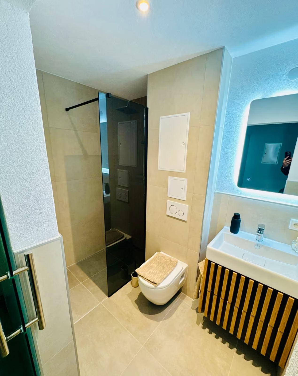 Modern 1-Room Apartment with Balcony, Fully Renovated – Sankt Englmar