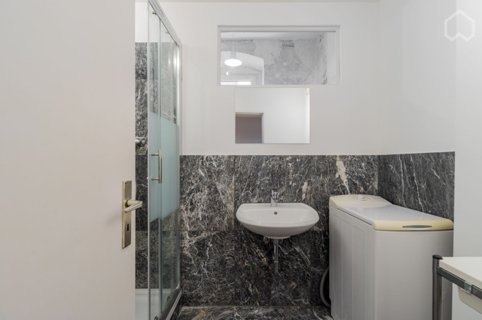 Charming 2-Room Altbau Apartment with High Ceilings