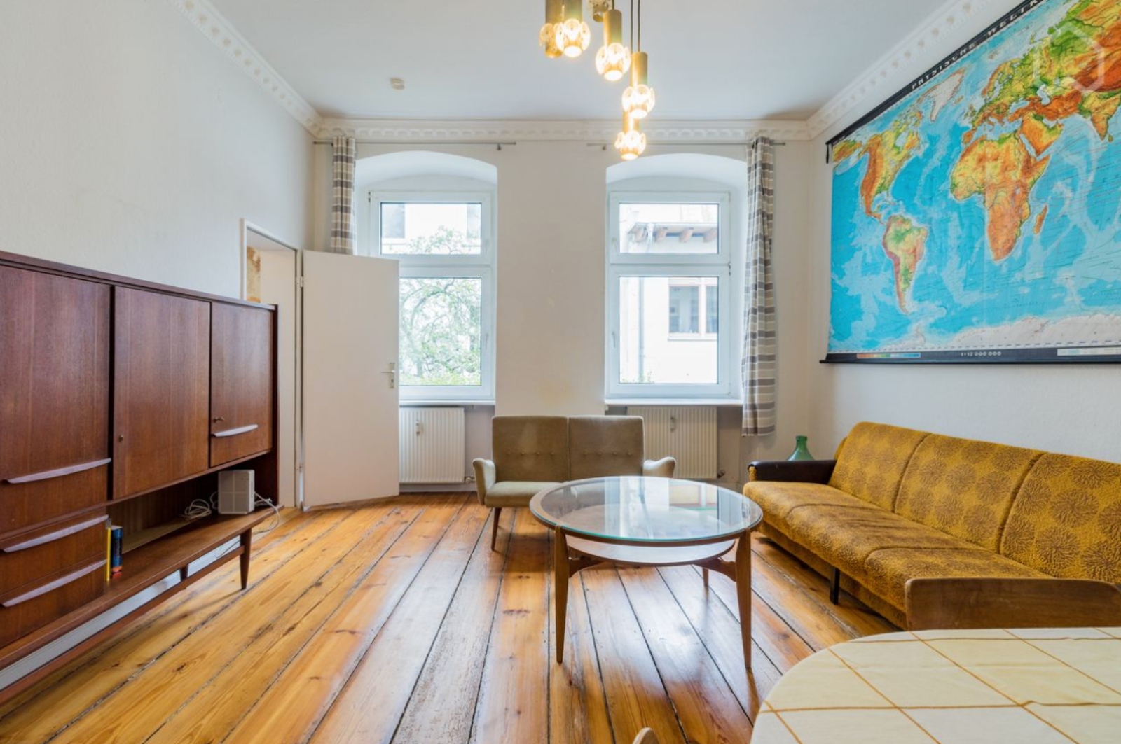 Charming 2-Room Altbau Apartment with High Ceilings