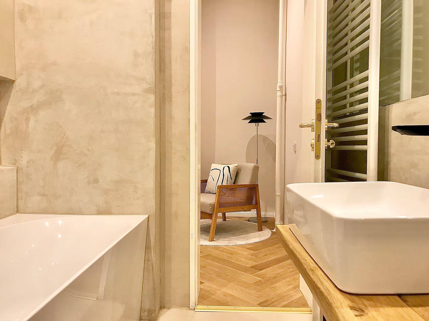Luxury 4-Room Fully Furnished Apartment with Two Bathrooms – Charlottenburg, Berlin