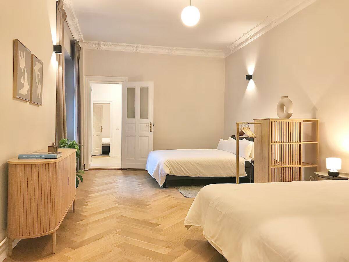 Luxury 4-Room Fully Furnished Apartment with Two Bathrooms – Charlottenburg, Berlin