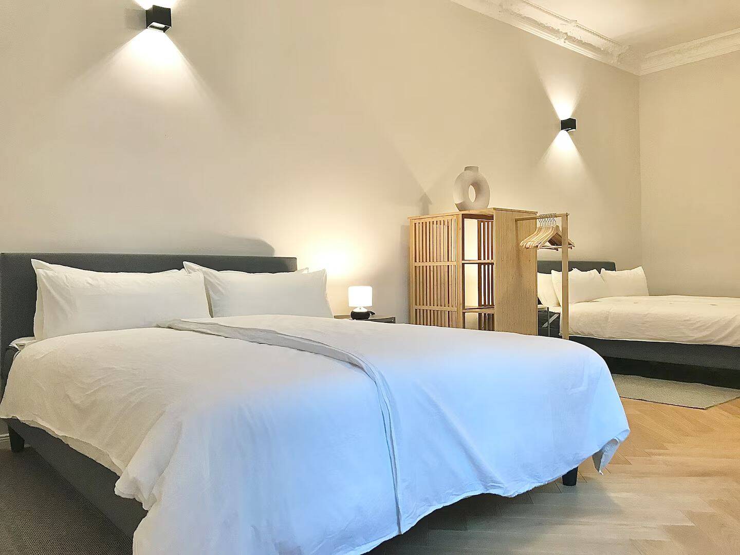 Luxury 4-Room Fully Furnished Apartment with Two Bathrooms – Charlottenburg, Berlin