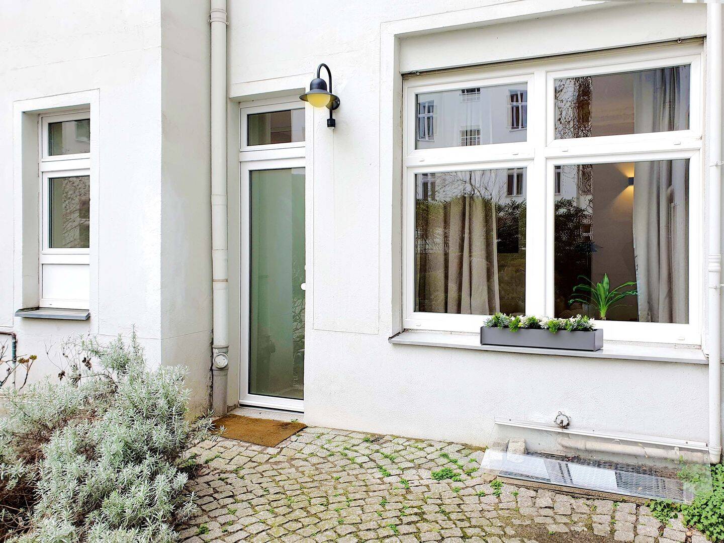 Luxury 4-Room Fully Furnished Apartment with Two Bathrooms – Charlottenburg, Berlin