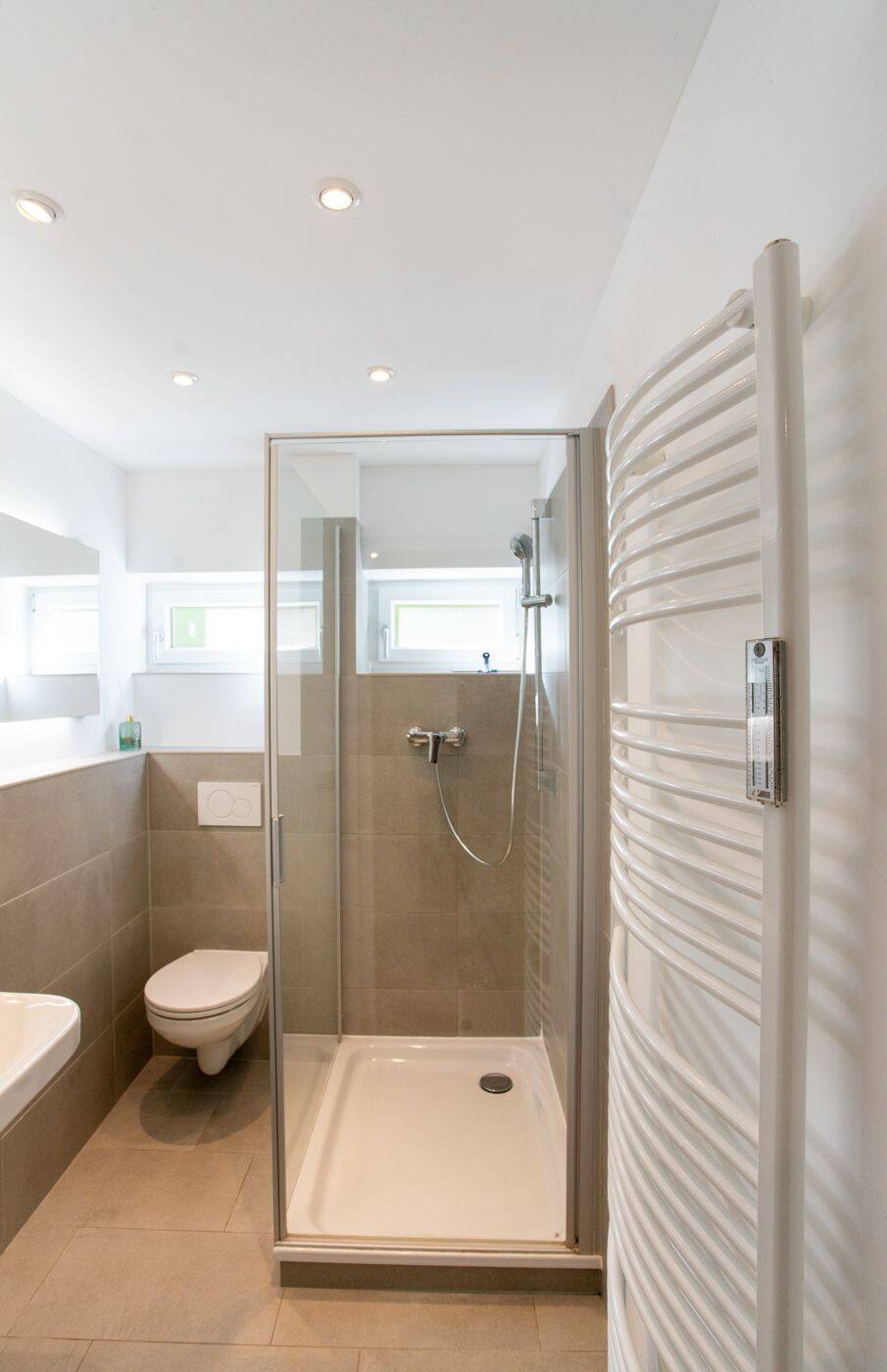 Fully Furnished 3-Room Apartment