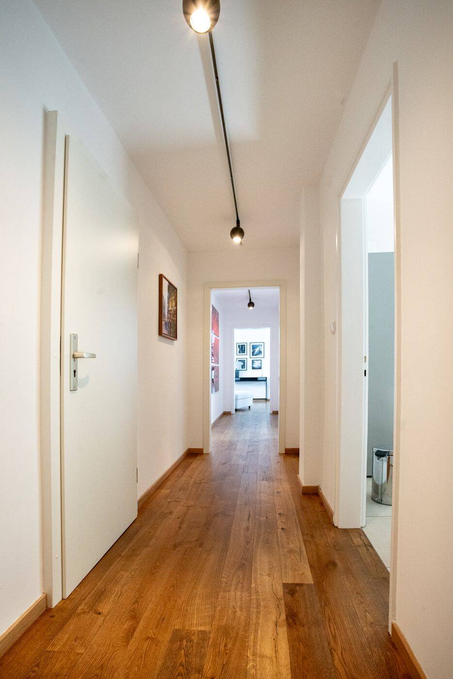 Fully Furnished 3-Room Apartment