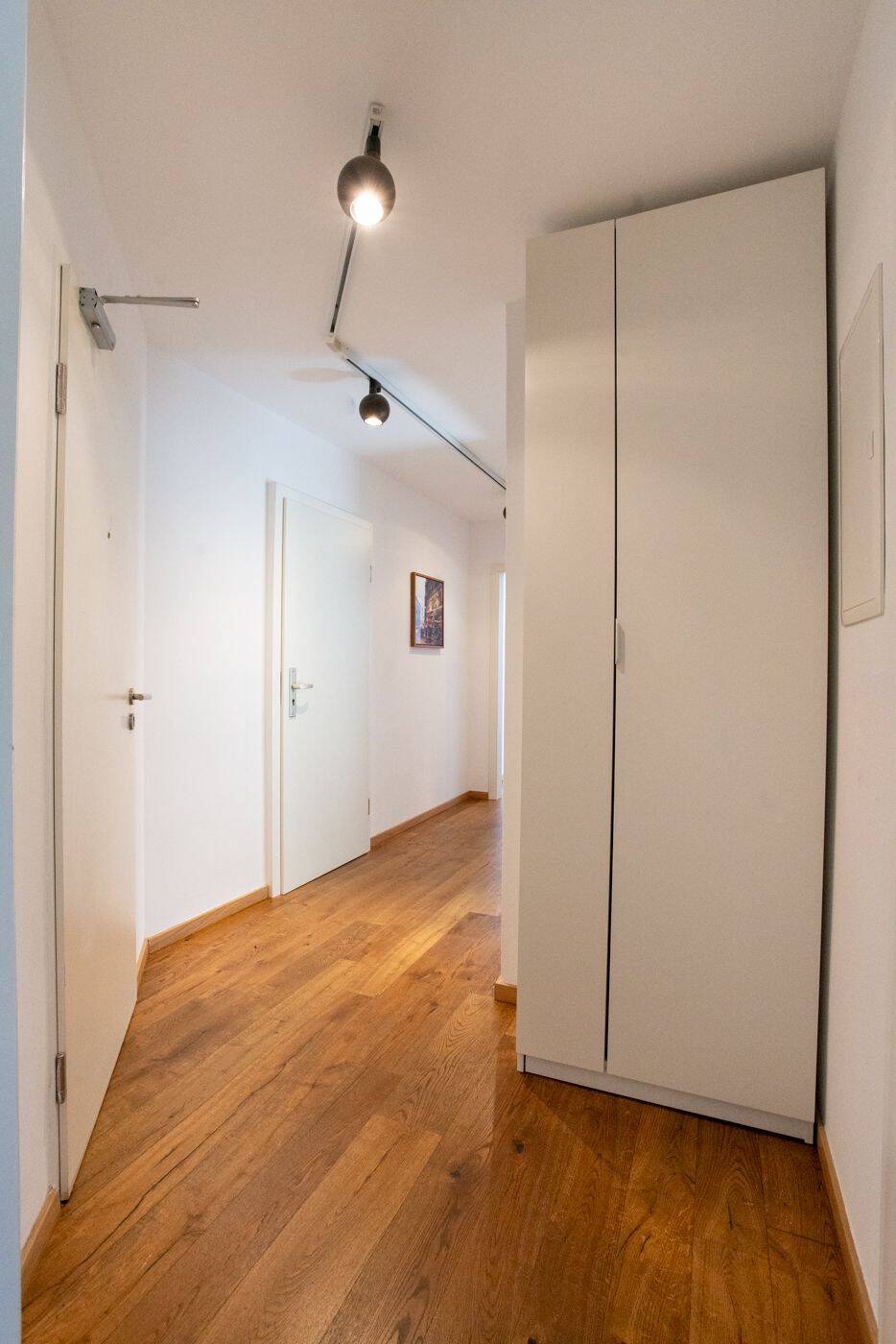 Fully Furnished 3-Room Apartment