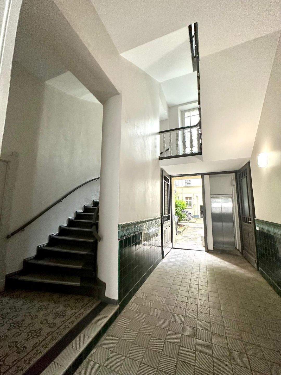 Charming Furnished Studio Apartment in Classic Altbau – Prenzlauer Berg