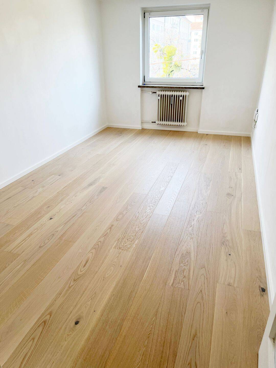 Modern Renovated Studio Apartment in Schwabing-West