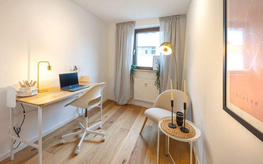 Stylish 3-Room Apartment with Parking & Elevator – Fully Renovated in Maxvorstadt, Munich