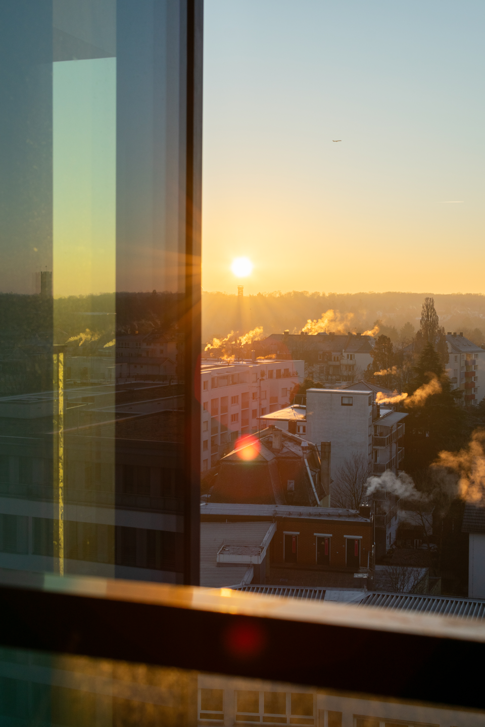 Luxury 3-Room Apartment with Skyline Views & Winter Gardens – Henninger Turm, Frankfurt