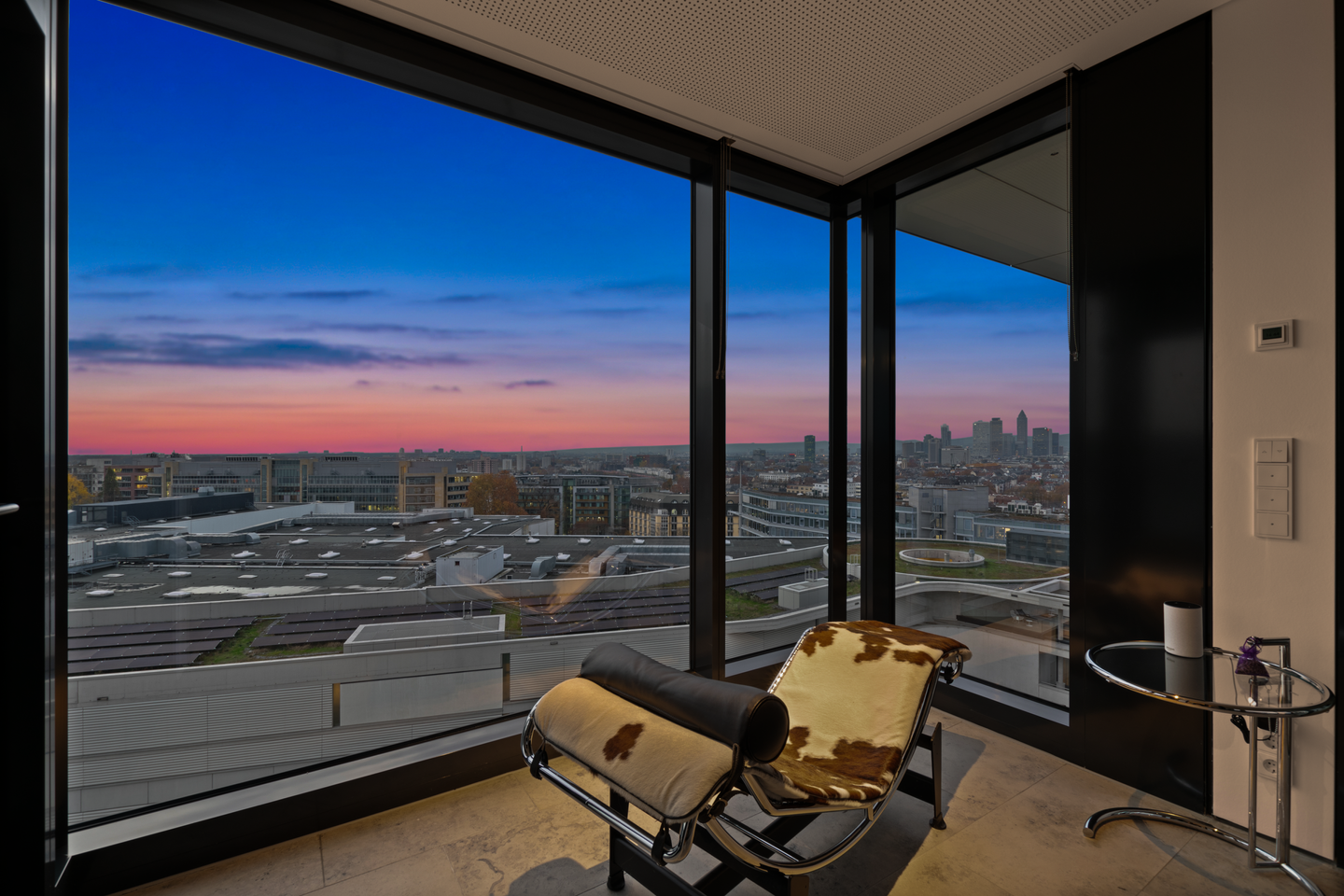 Luxury 3-Room Apartment with Skyline Views & Winter Gardens – Henninger Turm, Frankfurt