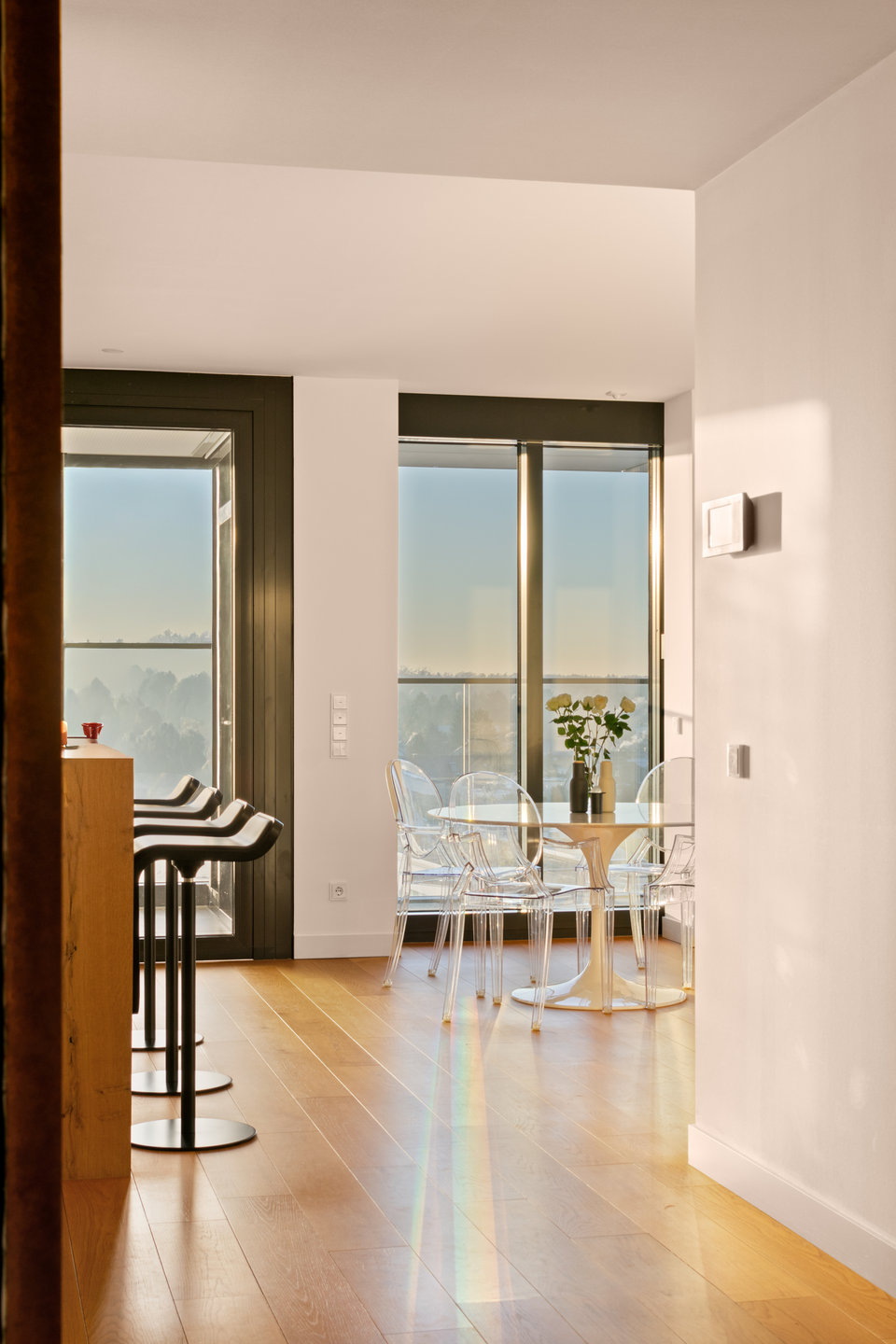 Luxury 3-Room Apartment with Skyline Views & Winter Gardens – Henninger Turm, Frankfurt